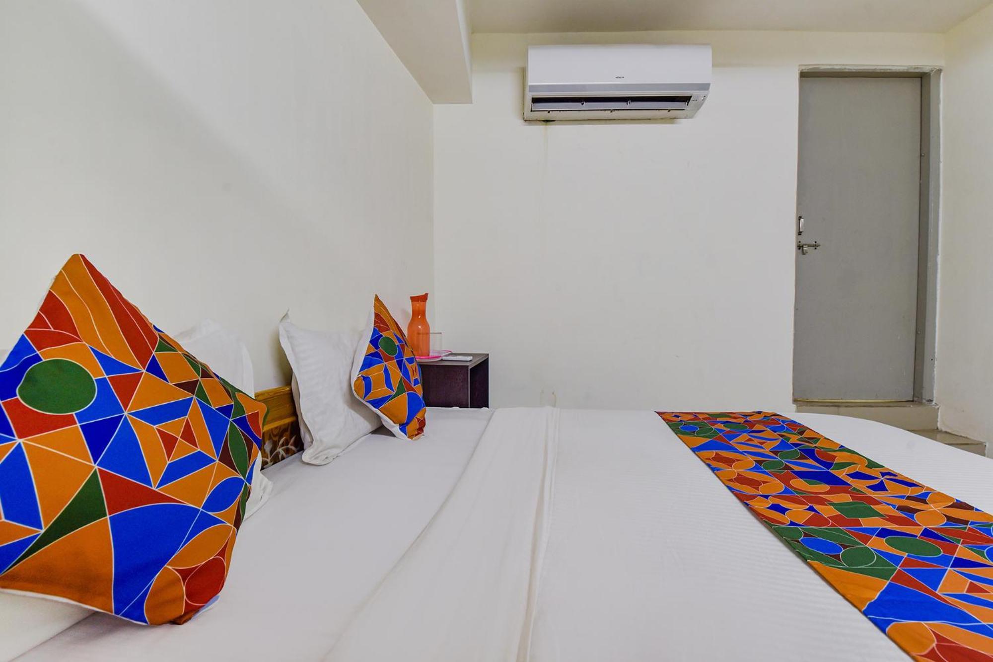 Hotel O Himalaya Inn Ahmedabad Exterior photo