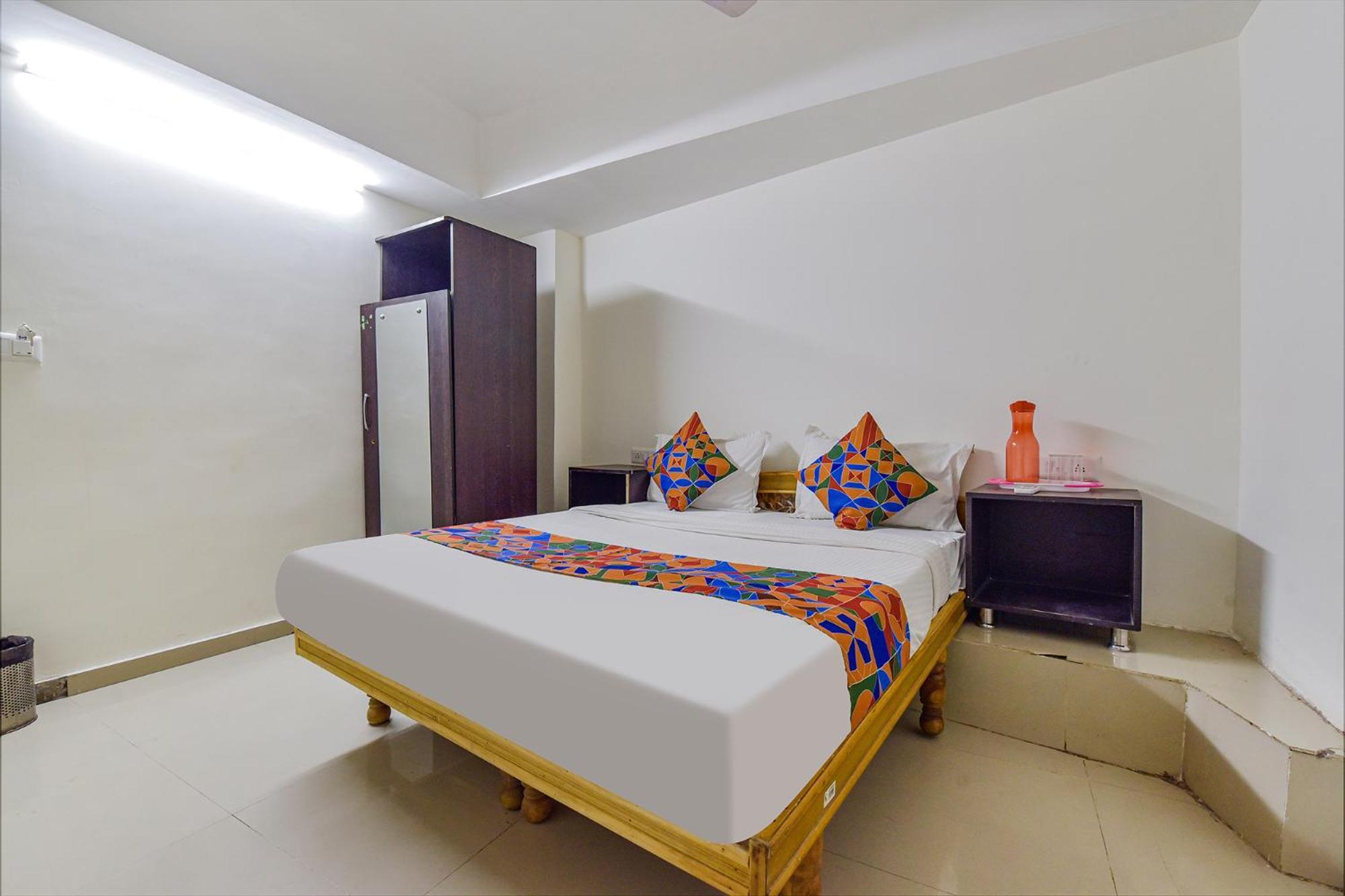 Hotel O Himalaya Inn Ahmedabad Exterior photo