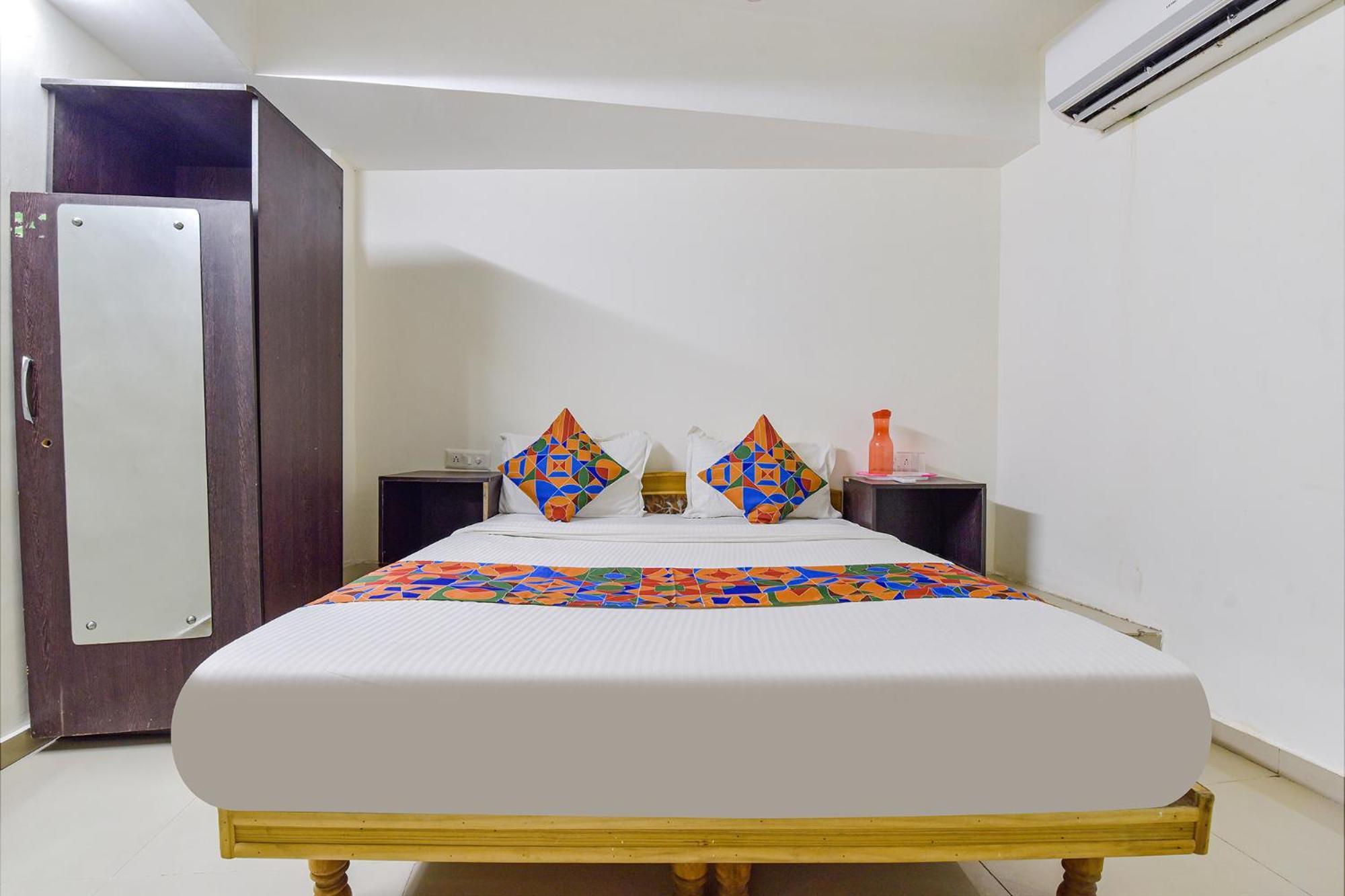 Hotel O Himalaya Inn Ahmedabad Exterior photo