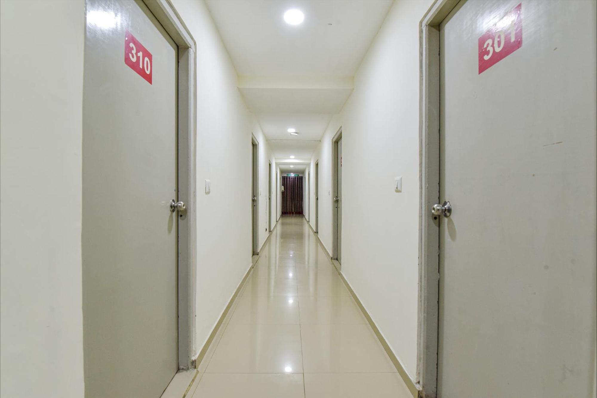 Hotel O Himalaya Inn Ahmedabad Exterior photo