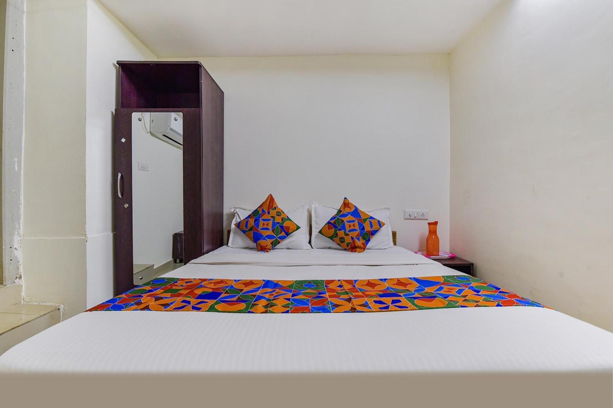 Hotel O Himalaya Inn Ahmedabad Exterior photo
