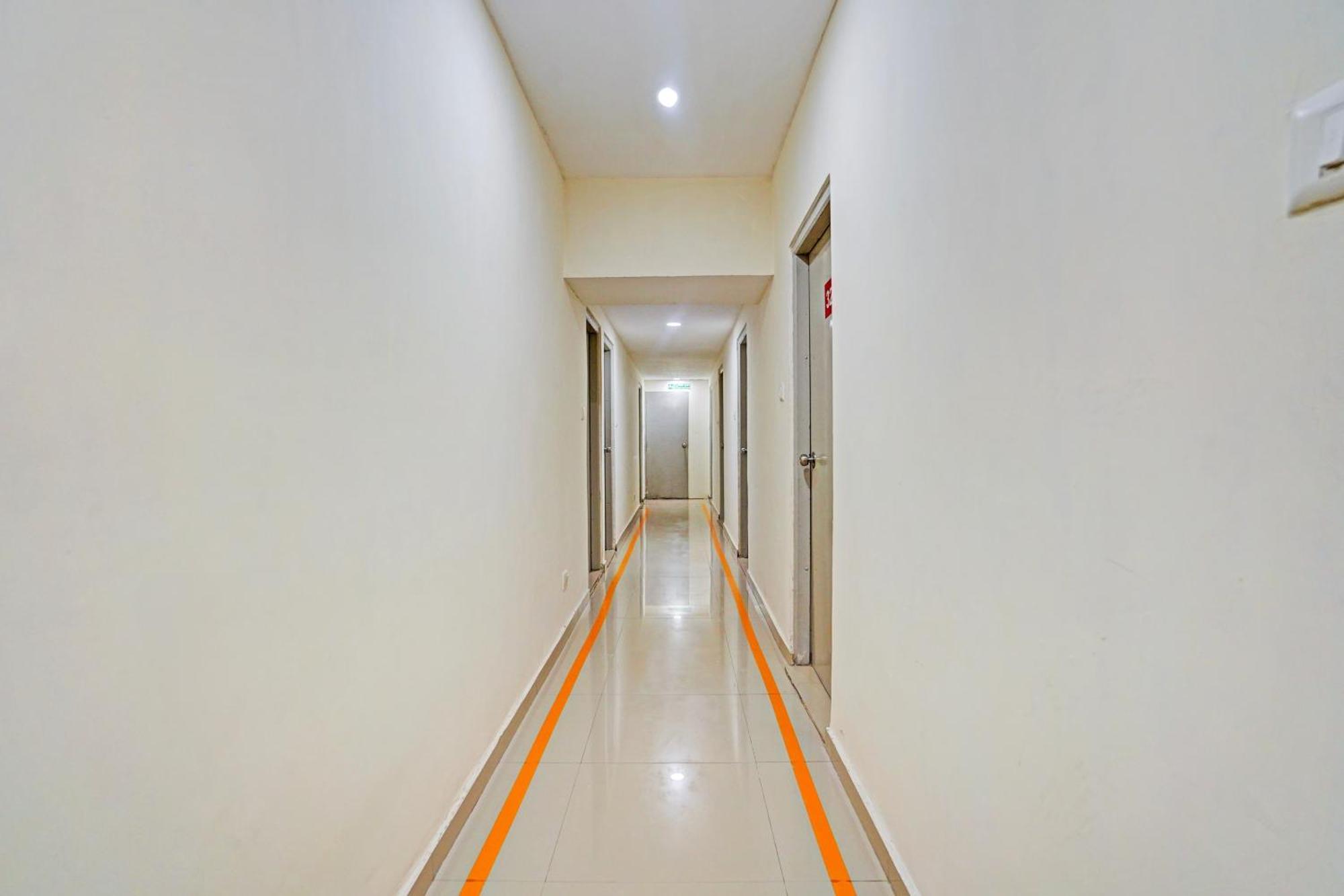 Hotel O Himalaya Inn Ahmedabad Exterior photo