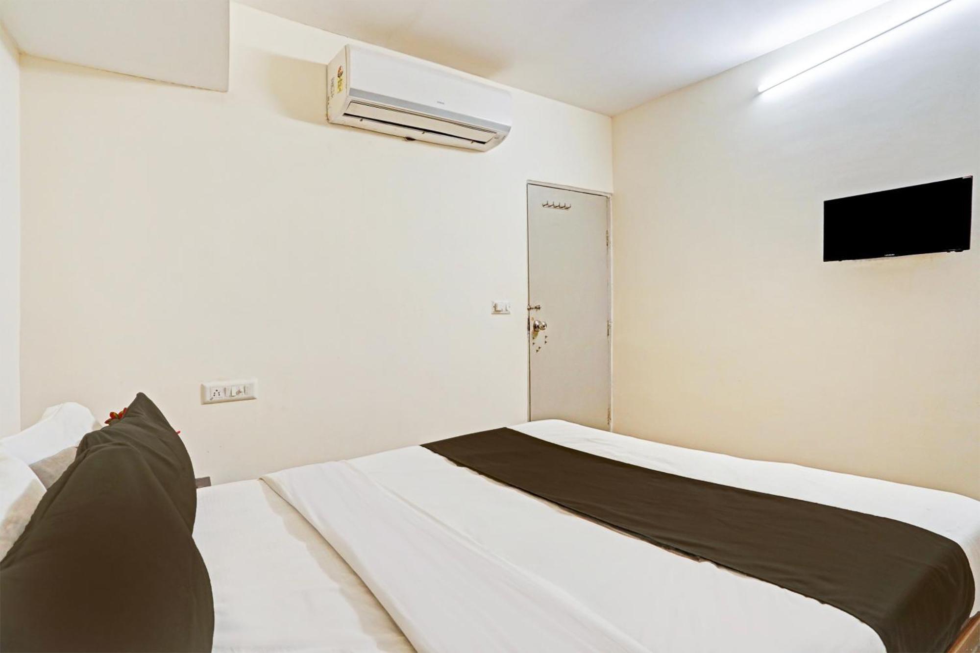 Hotel O Himalaya Inn Ahmedabad Exterior photo