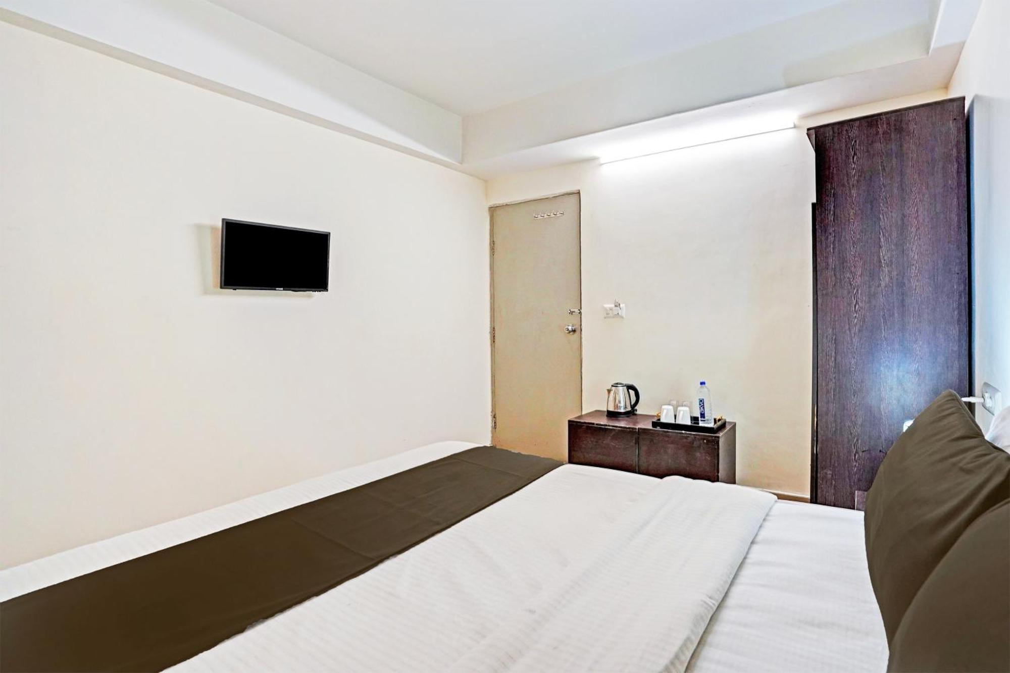 Hotel O Himalaya Inn Ahmedabad Exterior photo