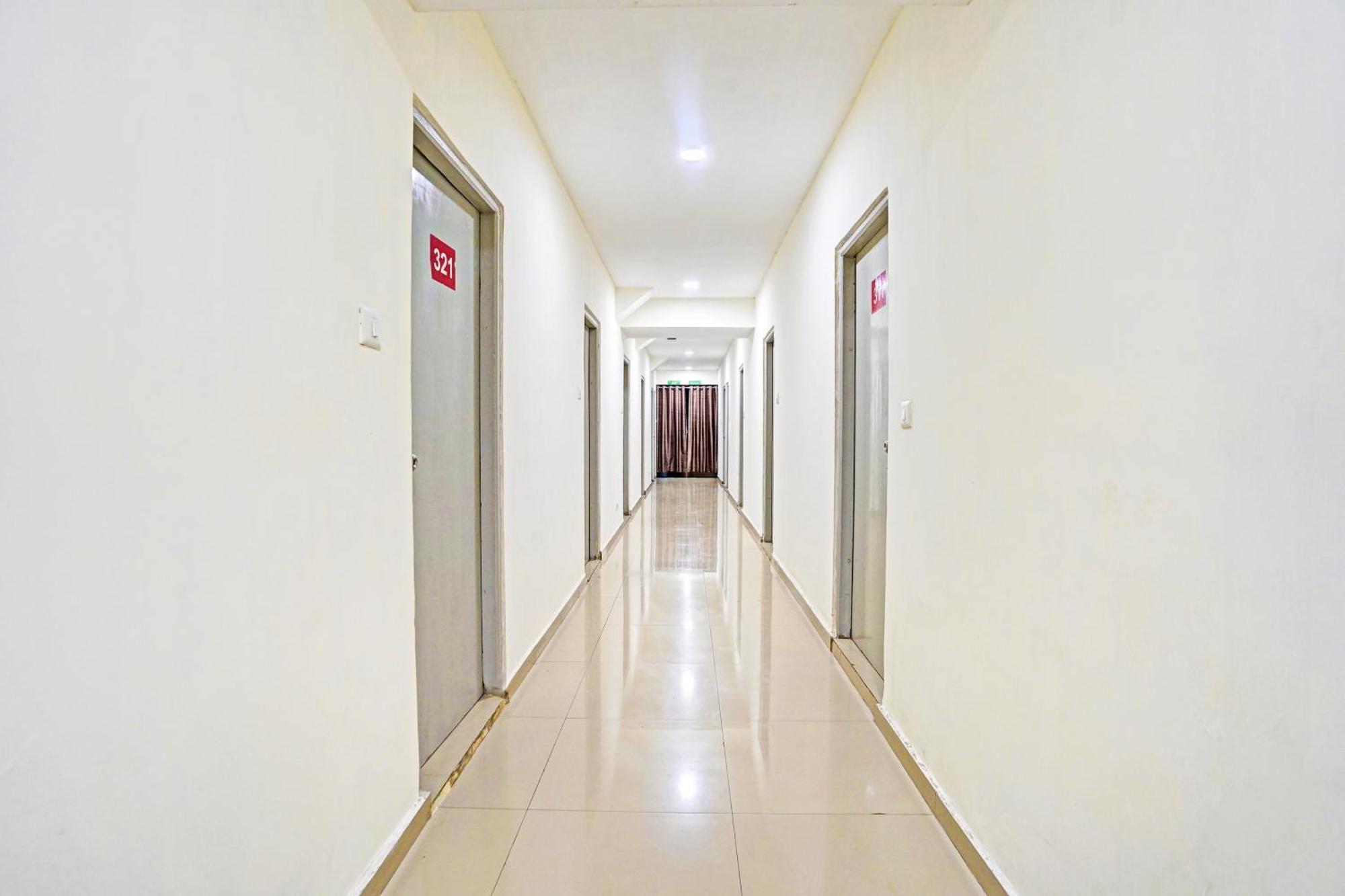 Hotel O Himalaya Inn Ahmedabad Exterior photo