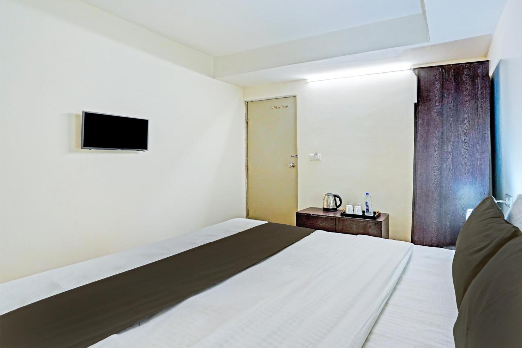 Hotel O Himalaya Inn Ahmedabad Exterior photo